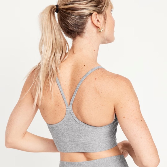 NWT OLD NAVY Light Support Cloud+ Sports Bra Color: Grayscale - Picture 3 of 7